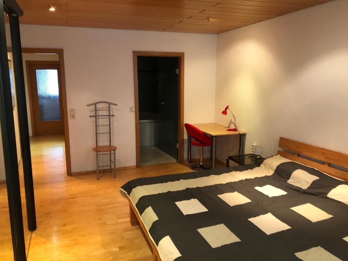 Apartment Fuer 4 Personen, 2 Schlafzimmer, 2 Parkplaetze, Wlan *