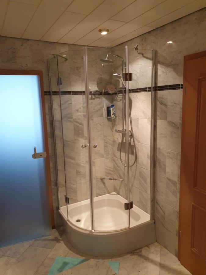 Fuer 4 Personen, 2 Schlafzimmer, 2 Parkplaetze, Wlan Apartment
